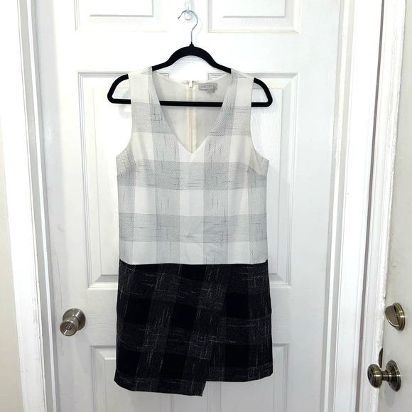 1. STATE Womens Ivory/Black Plaid Sleeveless V-Neck Asymmetrical Shift Dress - Picture 1 of 15